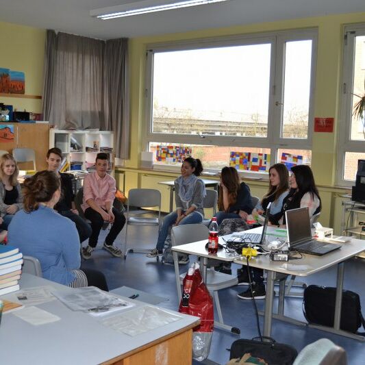 Foto von der laut Jugendversammlung in der Ossietzky Schule 2014