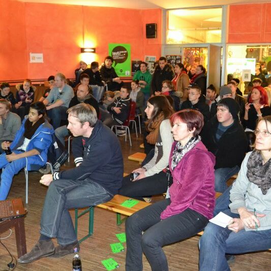 Foto von der laut Jugendversammlung im Geiza 2013