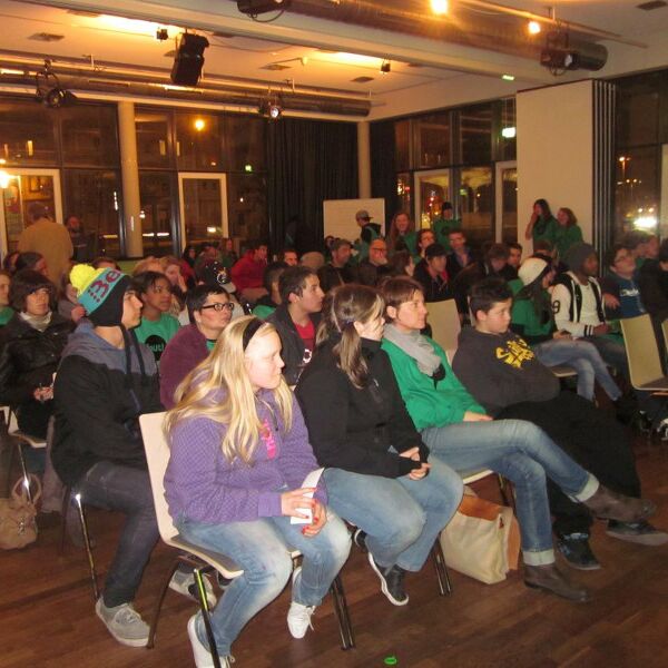 Foto von der laut Jugendversammlung in der Villa Leon 2012