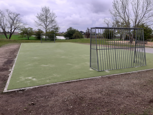 Foto vom neuen Fußballplatz in Schniegling