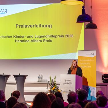 Begrüßung durch die AGJ-Vorsitzende Dr. Gabriele Weitzmann.  Foto: Christoph Mangler