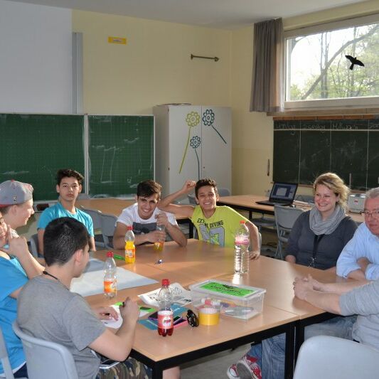 Foto von der laut Jugendversammlung in der Ossietzky Schule 2014
