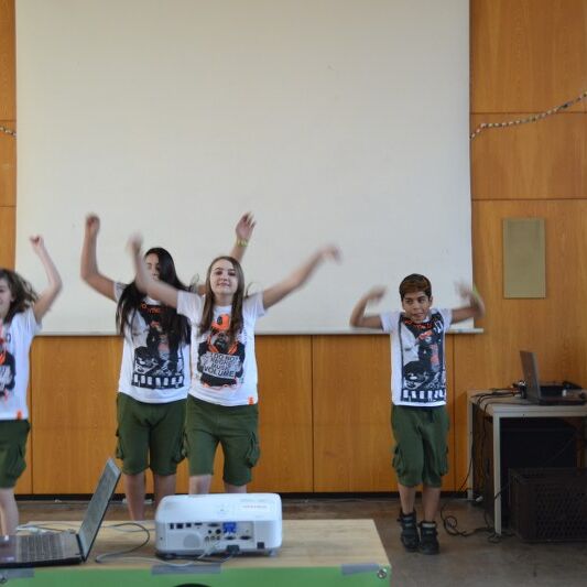Foto von der laut Jugendversammlung in der Ossietzky Schule 2014