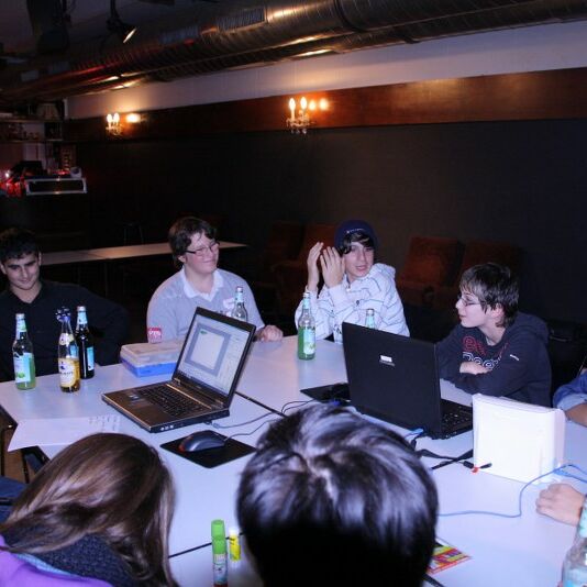 Foto von der laut Jugendversammlung im Gost 2012