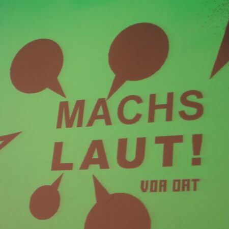 Foto von der laut Jugendversammlung in der Villa Leon 2012