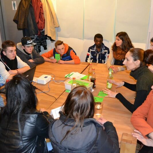 Foto von der laut Jugendversammlung im Geiza 2013