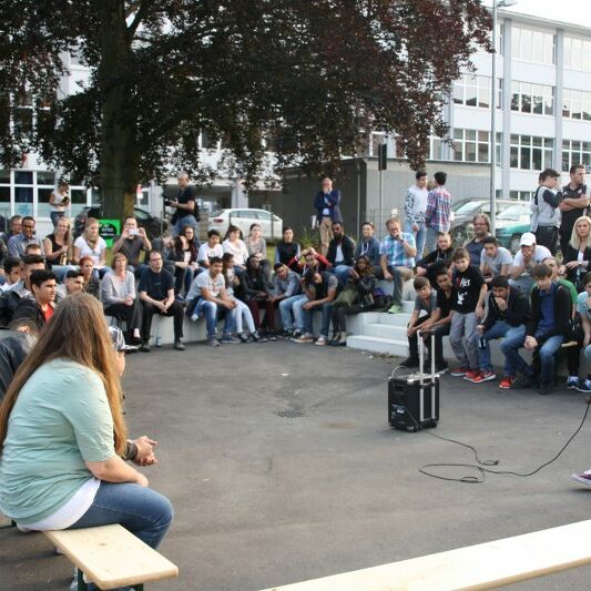 Foto von der Open Air Jugendversammlung in Muggenhof 2015