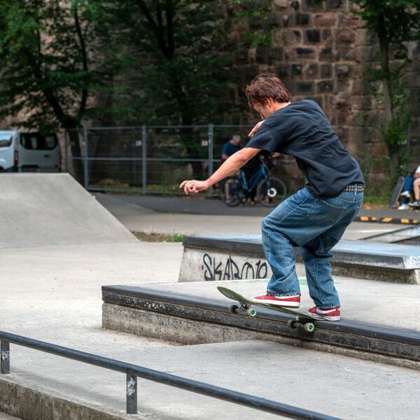 Skater bei der Eröffnung der neuen Unterstände am Spittlertorgraben