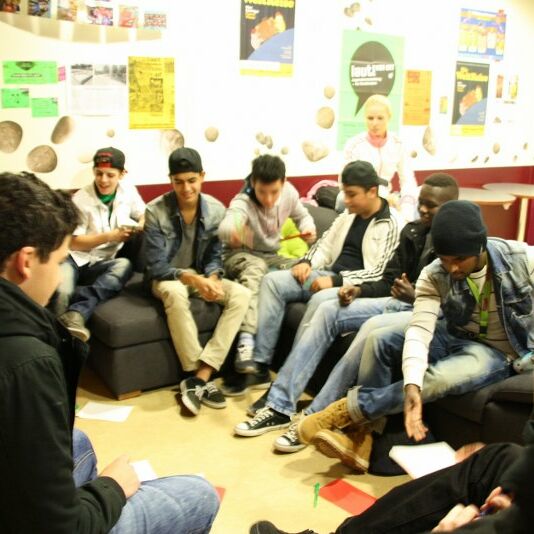 Foto von der laut Jugendversammlung im Gost 2012