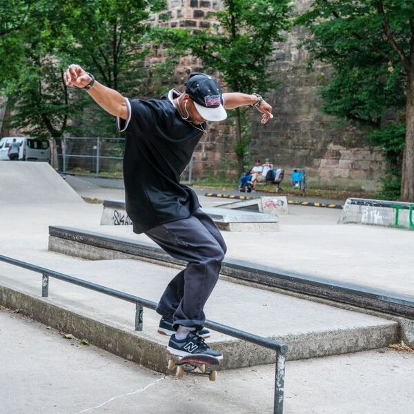 Skater bei der Eröffnung der neuen Unterstände am Spittlertorgraben