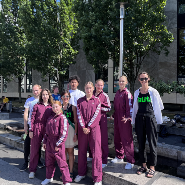 Tanzgruppe beim laut Open Air am Kornmarkt 2022